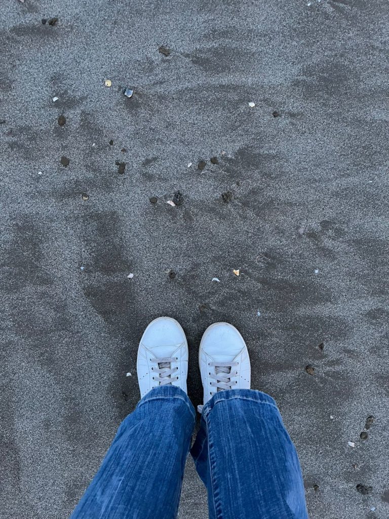 RéflexoBonneRésolution est 'occasion pour vous de prendre rendez-vous pour une séance de réflexologie plantaire olespieds avec Virginie Pendant la séance de réflexologie plantaire, des sueurs, des vertiges, des nausées peuvent être ressentis…😰
Pas de panique !
Ceci témoigne d’une réaction de votre système neurovégétatif & ces symptômes s’estompent aussi vite qu’ils sont apparus notamment après quelques mouvements de détente, du repos, un verre d’eau, quelques respirations lentes & profondes.
Laissez-vous convaincre & essayez, vous repartirez du bon pied avec ne homéostasie boostée !
Séance à partir de 30€ renseignez-vous.
☎️06 01 95 91 52
-
#virginiedelolmeforest #olespieds #reflexologieplantaire #montpellier #reflexologieplantairemontpellier #castelnaulelez #reflexologieplantairecastelnaulelez #pieds #massage #instantmassage #emotion #soin #soindesoi #soindesoutien #bienetreaunaturel #bienetreauquotidien #homeostasie #immunite #lacherprise #detente #boncadeau #luxe @montpellier @castelnaulelez @olespieds @leguepard.fr